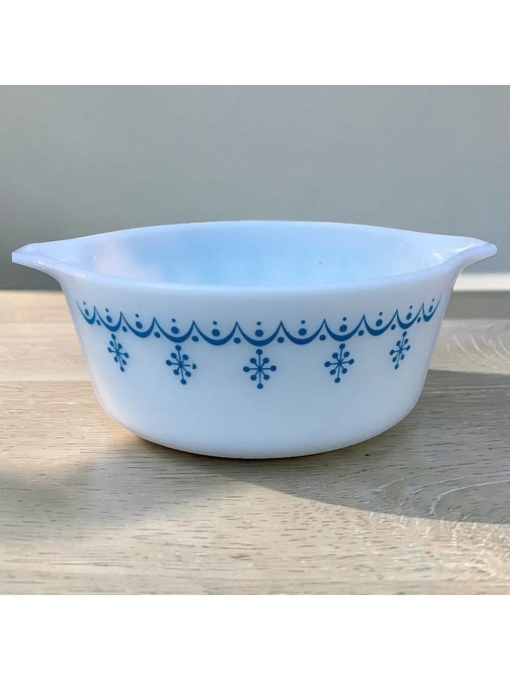 Vintage Pyrex 472 White Snowflake Blue Casserole Dish 1 1/2 PT (No Lid) 1970s